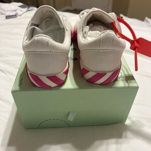 Off white sneakers size 37 brand new pink and white